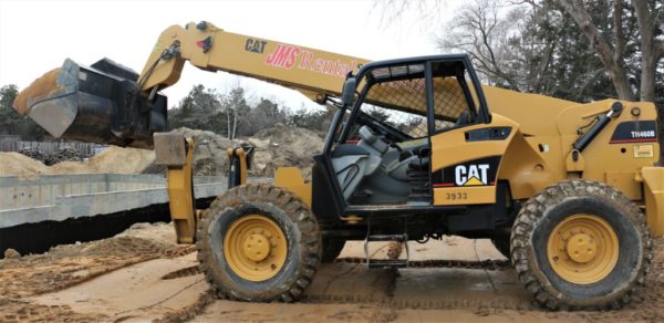 Cat 460B Telehandler with Bucket Attachment